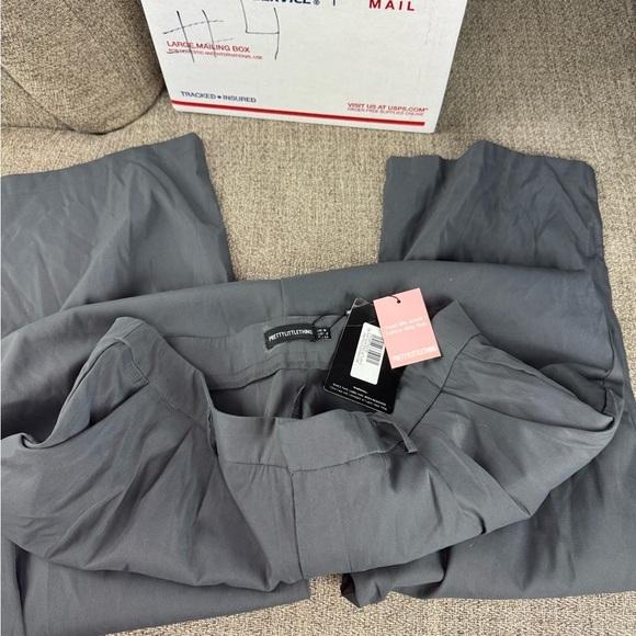 Box With Clothes Brands Like Pretty Little Thing, Boohoo And River Island. - Picture 7 of 7